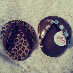 2 wine glass holders